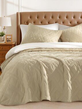 Queen Size Reversible Quilt Set, Soft Lightweight Bedspread, Modern Geometric Co